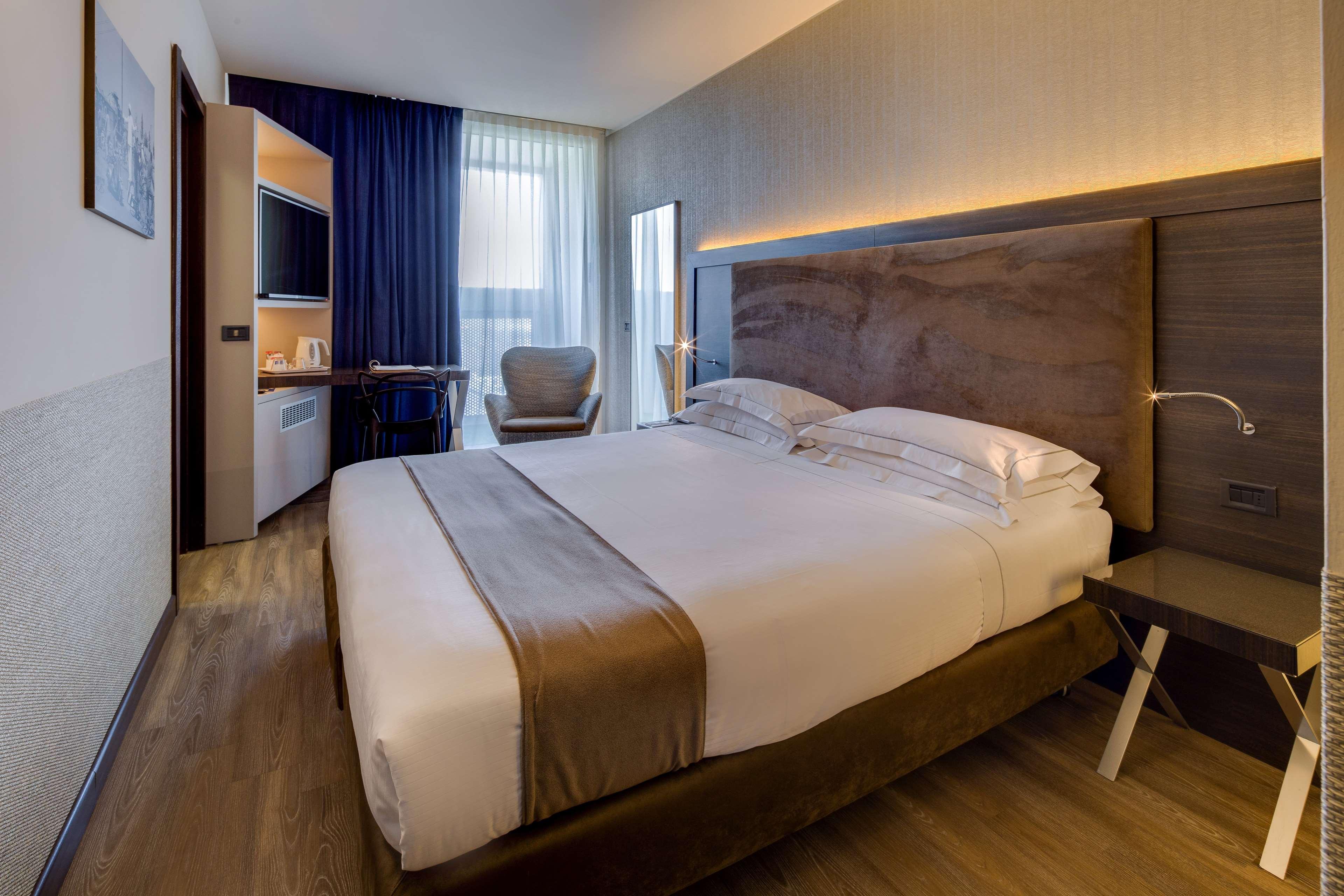 Best Western Plus Hotel Farnese Parma Ngoại thất bức ảnh