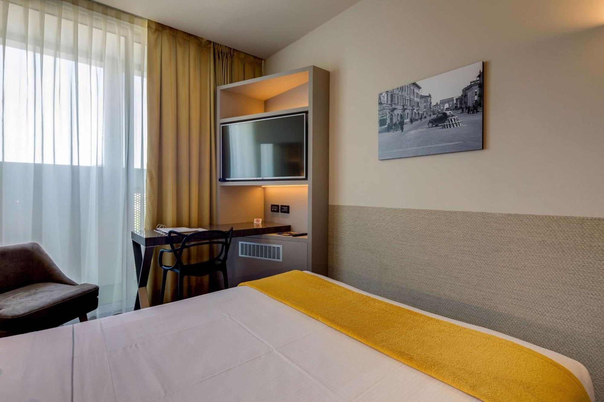 Best Western Plus Hotel Farnese Parma Ngoại thất bức ảnh